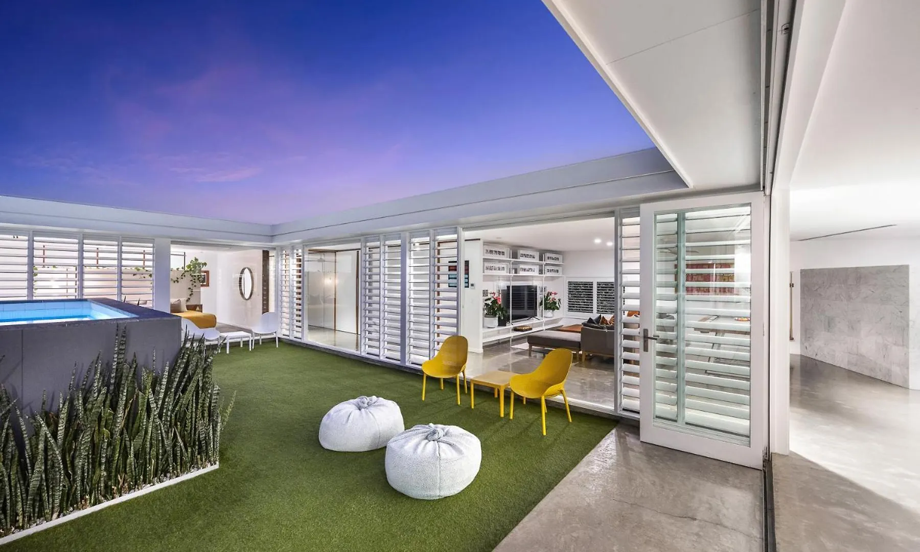The Luxury White House Villa Peregian Springs 0*,  Australië